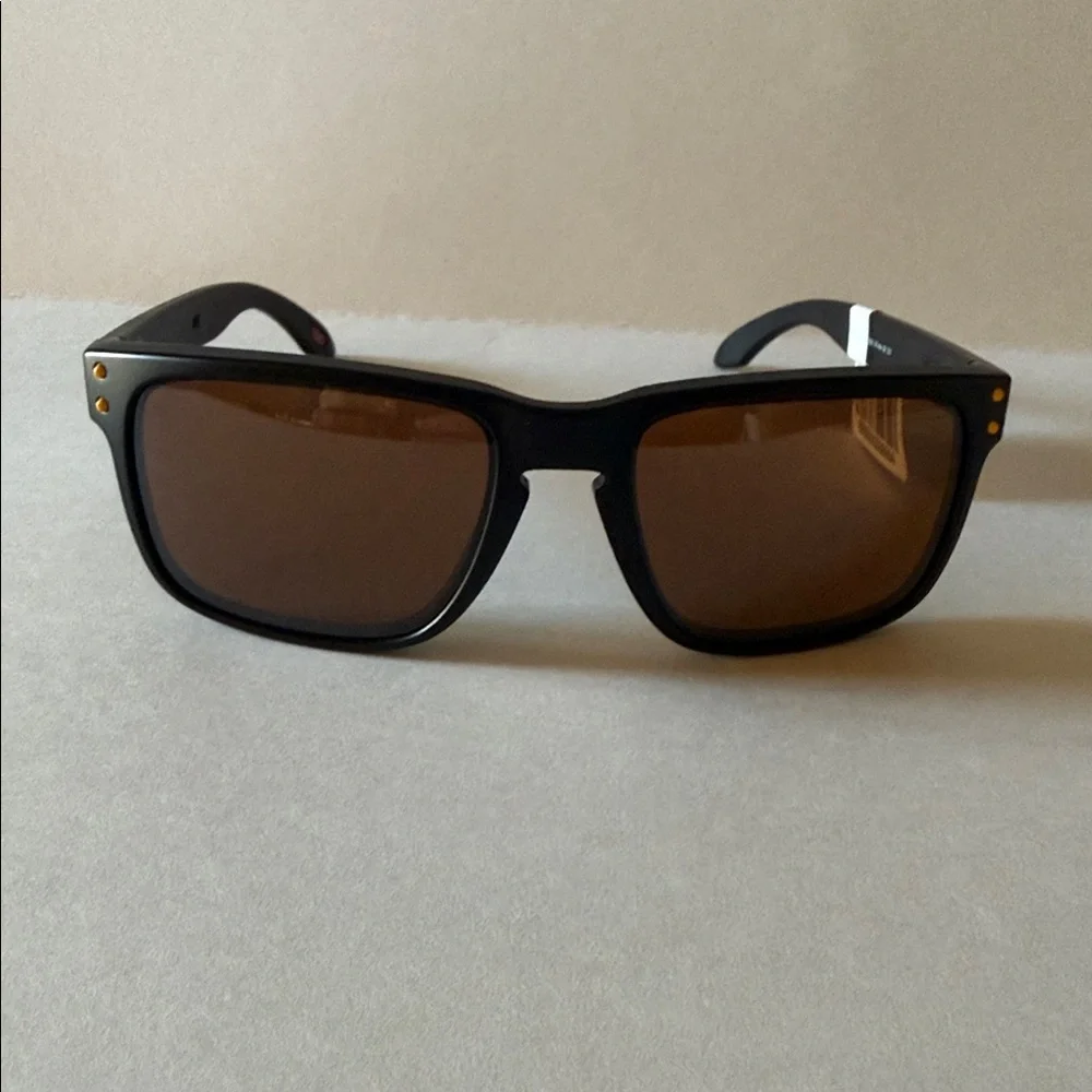 Oakley sunglasses Washington Football Team Holbrook™ special edition